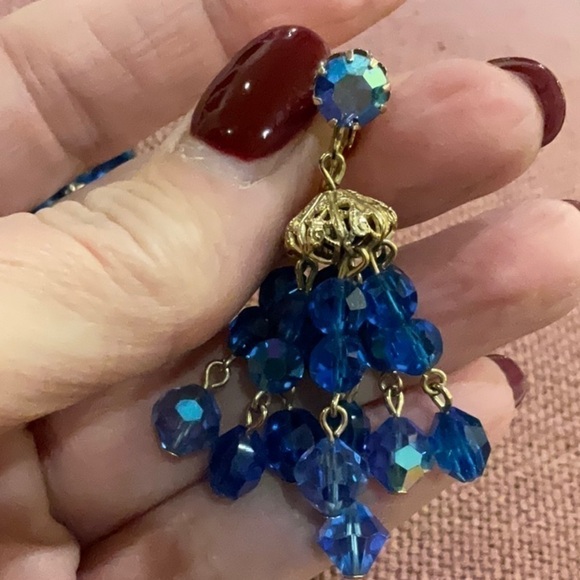 Super cute gold & blue iridescent bead clip on earrings - Picture 6 of 6